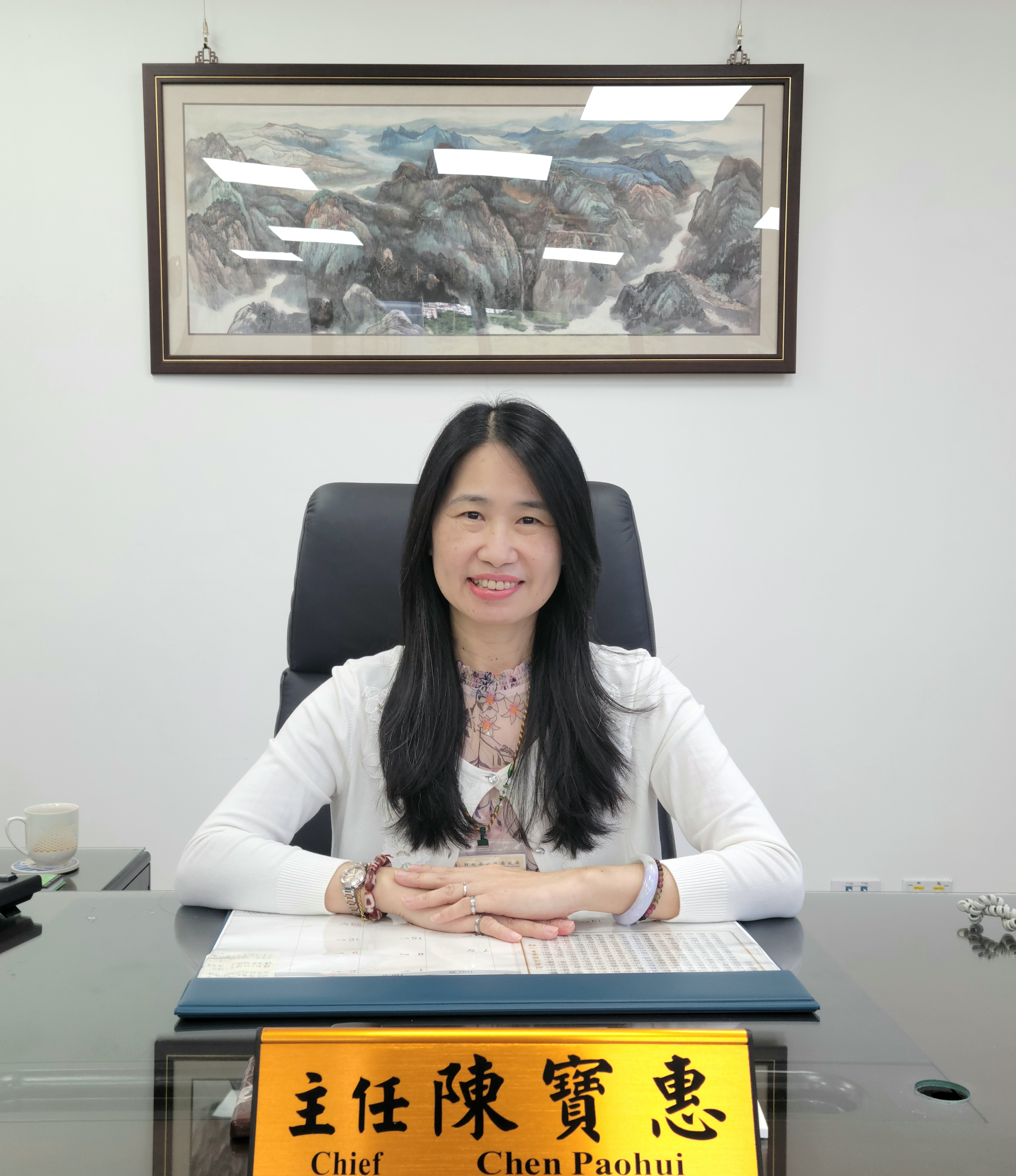 Director Ms Chen, Paohui
