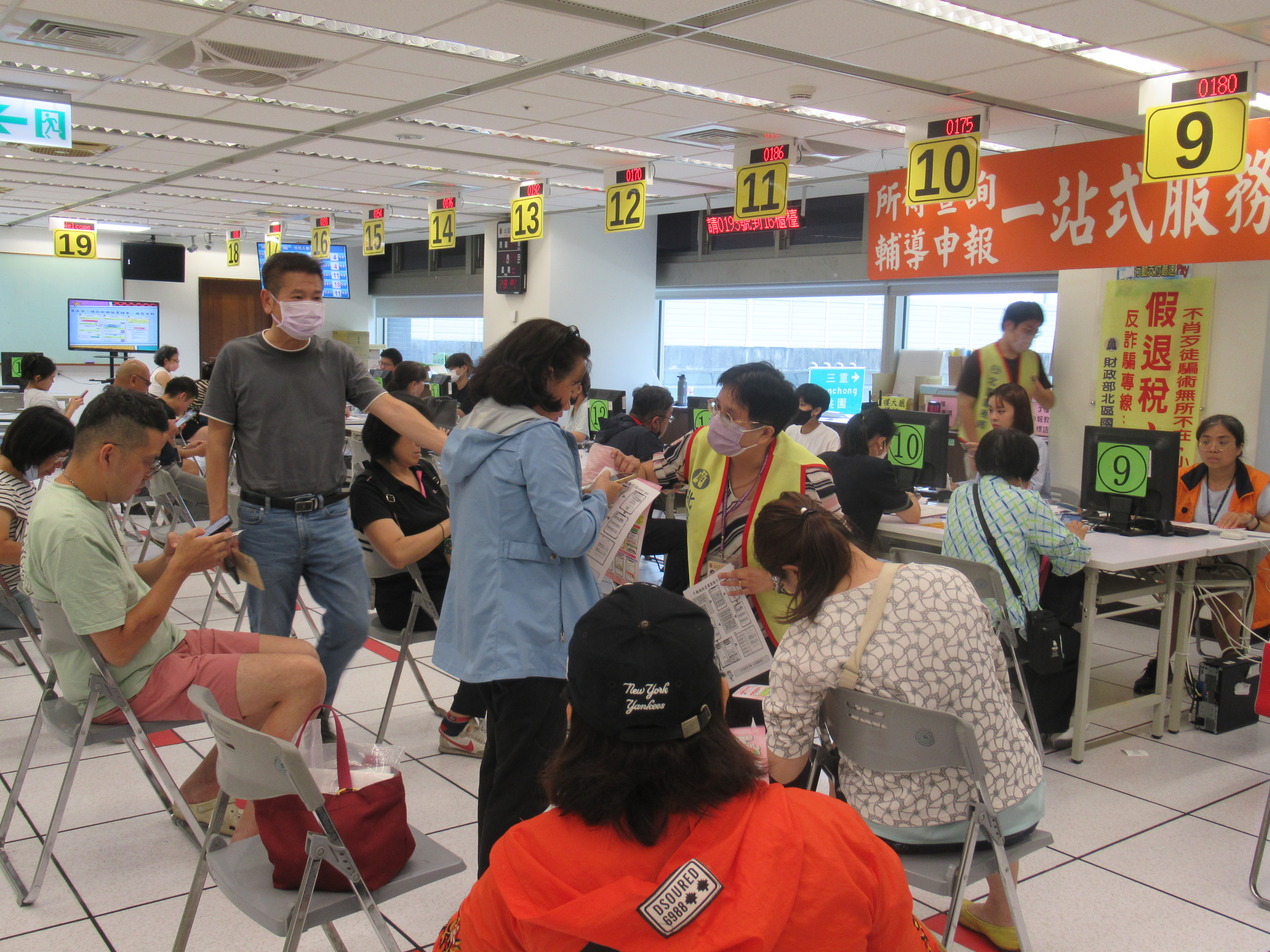 跟民眾宣導手機報稅